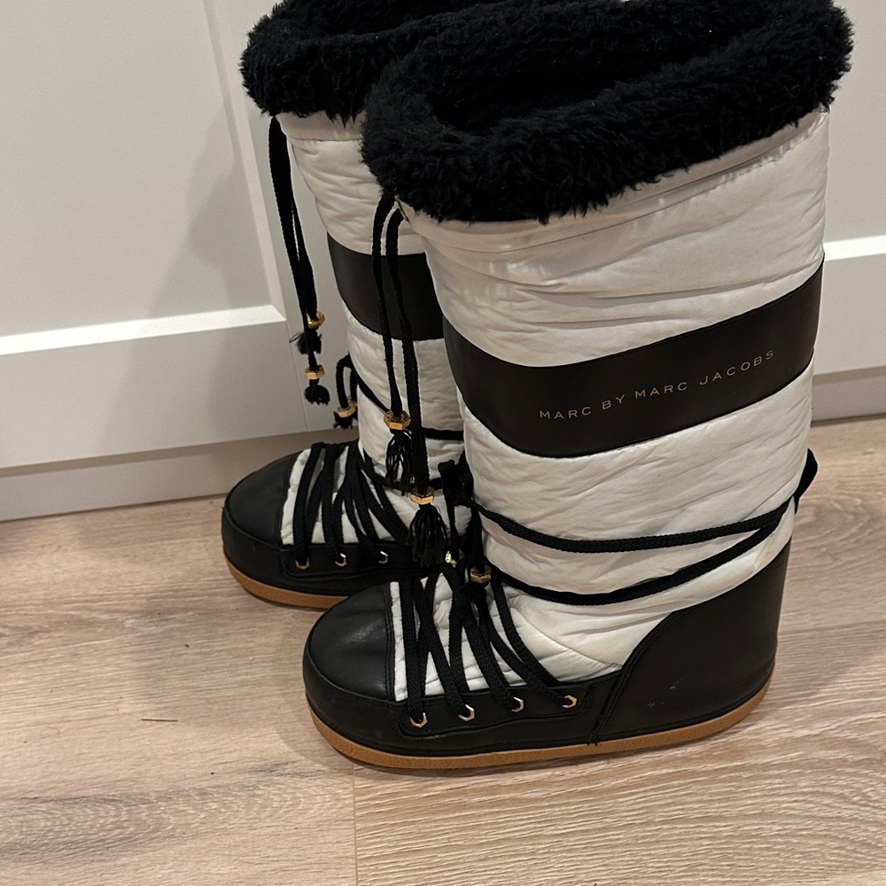 Marc by Marc Jacobs Black & White Lace-Up Winter Boots